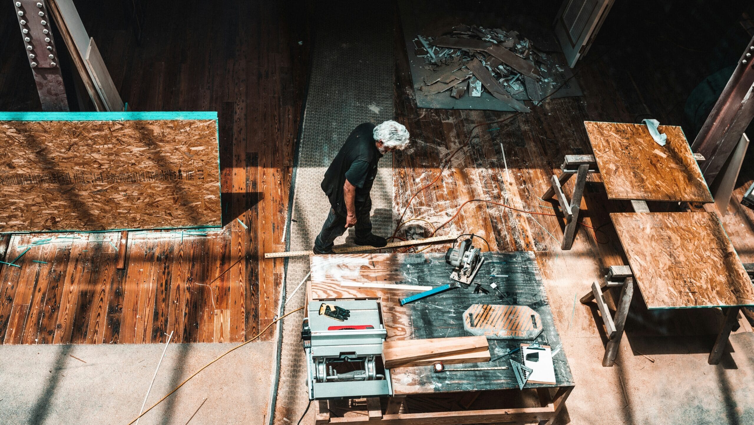 The Invisible Danger: Sawdust Risks in the Wood Industry
